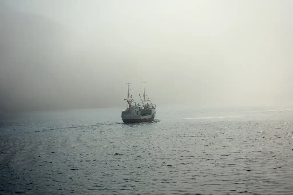 Fishing Boat in Morning Mist – Nusfjord, Norway 2019